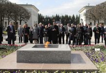 Presidente Nicolás Maduro visitó el Cementerio Memorial Piskarióvskoye (+ Fotos)