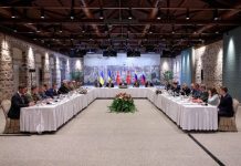 Comienza el primer encuentro entre Rusia y Ucrania desde 2022 con mediación de Turquía