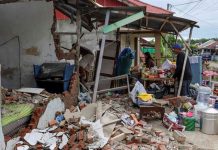 Sismo de 5.7 grados sacudió Indonesia y ocasionó varios dañös en al menos cien viviendas