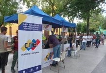 Ciudadanos en Caracas afirman que la jornada electoral transcurre sin contratiempos y de forma eficaz