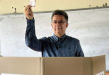 Gobernador de Amazonas ejerció su derecho al voto y confirmó participación del pueblo indígena (+ Fotos)