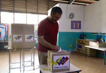 Yván Gil ejerce su derecho al voto y reafirma el compromiso con la soberanía Nacional (+ Fotos)