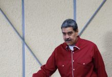Presidente Maduro ejerce su voto y ensalza la «eficiencia y transparencia» del Sistema Electoral