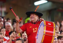 Muëre Manolo el del bombo, el más insigne aficionado de la selección española