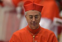 Quién es Dominique Mamberti, el Cardenal que anunciará al mundo la elección del nuevo Papa