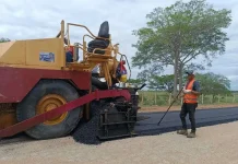Avanzan labores de asfaltado en la Troncal 14 tramo Zaraza – San José de Unare en Guárico