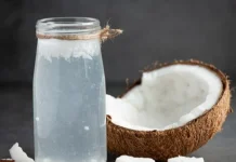 El agua de coco es un tesoro tropical: descubre cómo aprovechar todas sus propiedades curativas en casa