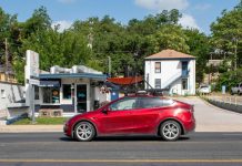 Tesla se apunta un logro: realiza su primera entrega 100% autónoma desde la planta hasta el comprador (+ Detalles)