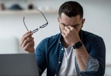 El hábito silencioso que defôrma la cara sin darte cuenta: provoca mandíbula retraída, ojos cânsados y nariz encorvada (+ Detalles)