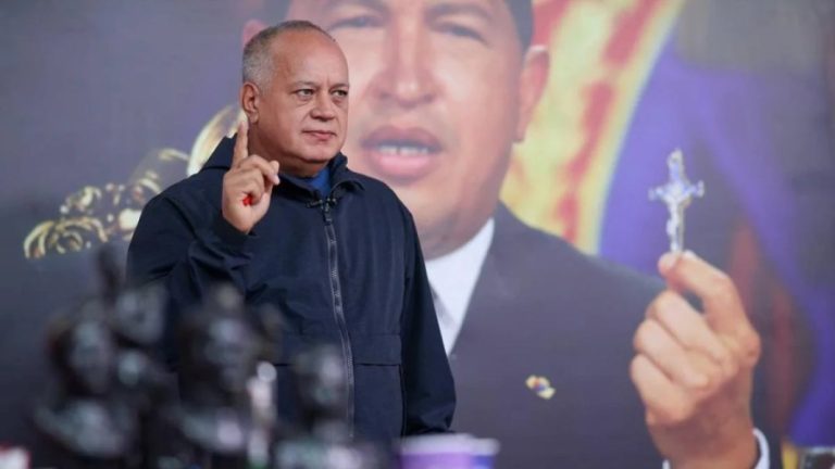 Ministro Diosdado Cabello anunció la detención de cinco fanáticos del deportivo Táchira detenidos por agrêsión a funcionario policial