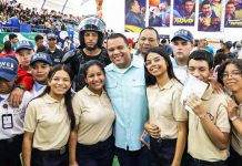 Gobernador Víctor Clark presente en la ExpoFeria de Estudio Falcón 2025, feria de oportunidades a más de 13 mil bachilleres del estado (+ Fotos)