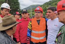 Gobierno nacional evalúa dañøs por lluvias en Mérida y activa plan para restablecer la vialidad con instalación de puentes de guęrrå (+ Fotos)