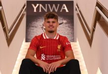 Liverpool refuerza su defensa con la contratación de Milos Kerkez