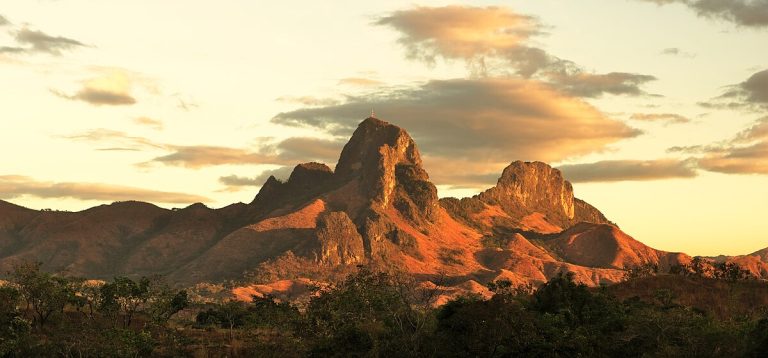 Descubre la majestuosidad del Monumento Natural Arístides Rojas en Guárico