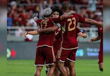 El delantero Salomón Rondón amplió la ventaja de Venezuela sobre Bolivia