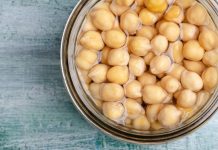 ¿Olvidaste remojar los garbanzos? Este truco exprés los deja listos en 15 minutos