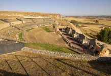 Un pueblito de tan solo 67 habitantes donde se encuentra uno de los teatros romanos más grandes de España