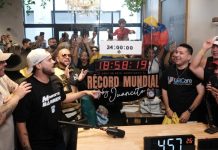 ¡Lo logró! Juancito Venezuela establece el récord mundial del podcast más largo del mundo conducido por una sola persona (+ Detalles)