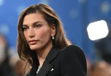 Hailey Bieber reaviva rumores de separación de Justin Bieber al ser vista sin alianza