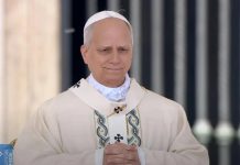 León XIV lamenta la «privatización» de la fe y anima a su iglesia a evitar el «moralismo»