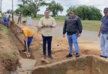 Alcalde Oscar Cedeño supervisa los trabajos para asegurar la correcta circulación de aguas servidas y de lluvias en Punta de Mata (+ Fotos)
