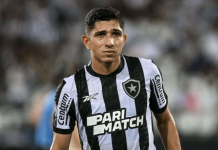 Savarino colaboró con una asistencia en la victoria del Botafogo contra PSG en el Mundial de Clubes