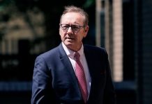 Kevin Spacy anunció que no piensa colaborar con quienes lo acusaron en Hollywood