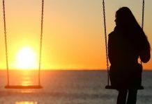 La OMS alerta sobre cómo la soledad afecta a las personas en la actualidad y su relación con fallecidos