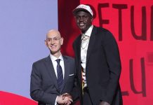 De refugiado a la NBA: Khaman Maluach lloró al ser escogido número 10 en el Draft