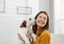 El rasgo inesperado que revelan quienes siempre acarician a los perros: va mucho más allá de la ternura