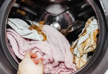Las prendas que debes evitar meter en la lavadora, pese a que es muy común hacerlo (+ Detalles)