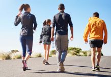 Expertos demuestran que caminar unos 9 mil pasos diarios reduce el riesgö de fallecimiëntö