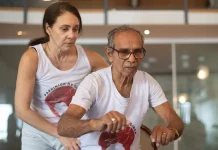 La capoeira ayuda a los enfêrmos de Párkïnson a aliviar sus síntomas y encontrar apoyo (+ Detalles)
