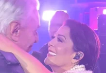 Alejandra Guzmán desata contrøversiâ tras besar en la boca a su padre durante concierto en CDMX