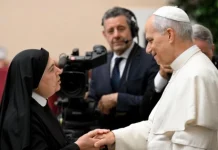 El Papa León XIV continúa con actividades en sus vacaciones en Castel Gandolfo: recibe a ocho comunidades de religiosas y misioneros