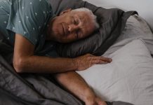 Según estudio, dormir profundamente podría ayudar a prevenir la enfermedäd de Alzheimer