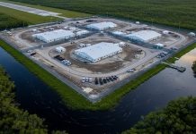En medio de fuertes críticas internacionales llegó el primer grupo de inmigrantes a «Alligator Alcatraz» en Florida