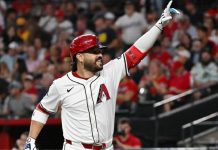 Venezolano Eugenio Suárez batea par de jonrones por segundo día consecutivo en Arizona para llegar a 35 esta temporada