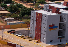 Autoridades entregan viviendas a familias en complejo habitacional Patria Nueva del Zulia