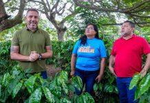 Marcano continúa incentivando la actividad productiva de Anzoátegui visitando el Liceo «Simón Rodríguez» donde se siembran mil plantas de café (+ Fotos)