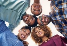 Los amigos, la familia que elegimos: las relaciones entre personas que no tienen vínculo sânguíneo (+ Detalles)