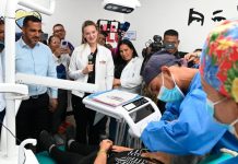 Misión Sonrisa del Gobierno de La Guaira entregan 60 prótesis dentales gratuitas a través del 1×10 (+ Fotos)
