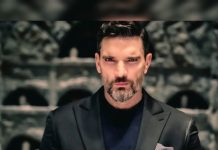 Julián Gil se quiĕbra al recordar su niñez: «El alcøhøl dĕstrozó mi familia»