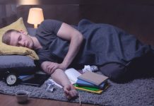 Dormir en el piso: la tendencia que está rømpïĕndø esquemas y tu espalda te lo agradecerá (+ Fotos)