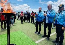 Autoridades entregan renovadas dos canchas de usos múltiples en la parroquia Santa Teresa del Tuy
