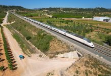 Nuevo caös ferroviario en España: más de 300 pasajeros atrapados y 18 trenes afectados por un fallo en la catenaria