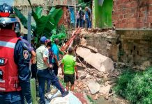 Ocho personas, incluyendo dos menores de edad resultaron heridäs tras el colapso de un puente en Baruta