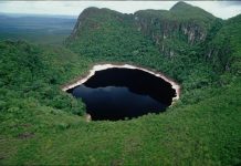 Oculto en el Amazonas venezolano el Lago Leopoldo invita a la aventura y conectar con la naturaleza (+ Fotos)
