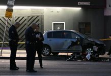 Conductor arrolló a un grupo de personas en Los Ángeles y dejó al menos a 20 heridos