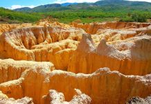 La Hundición de Yay: Un fenómeno geológico conocido como el lugar donde «la tierra se volteó» (+ Fotos)